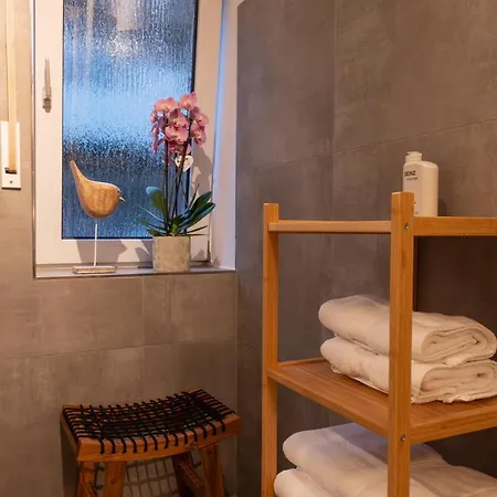 Mit Tiefgarage U. Balkon Apartment Paderborn