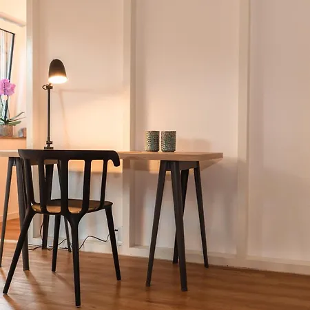 Mit Tiefgarage U. Balkon Apartment