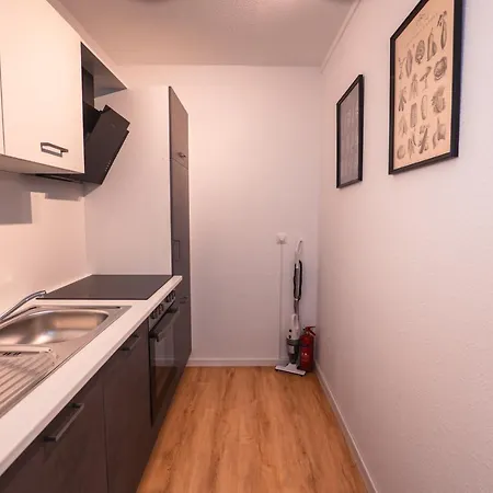 Mit Tiefgarage U. Balkon