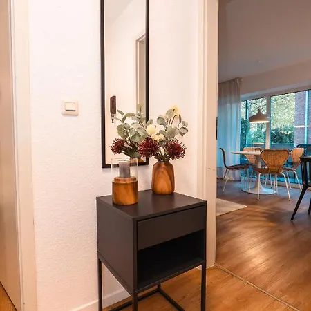 Mit Tiefgarage U. Balkon شقة *