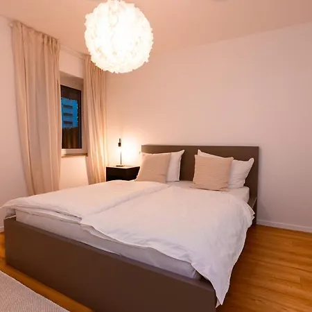 Mit Tiefgarage U. Balkon بادربورن