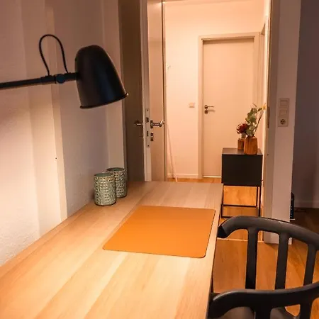Mit Tiefgarage U. Balkon Apartament