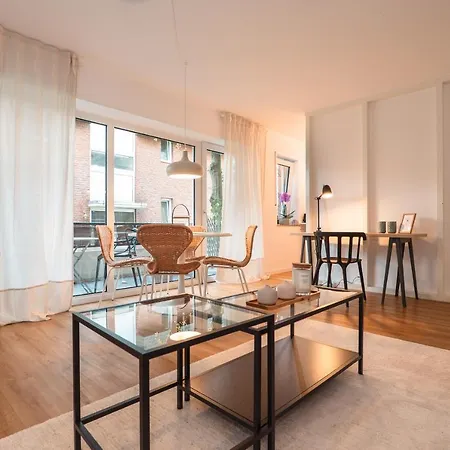 Mit Tiefgarage U. Balkon *