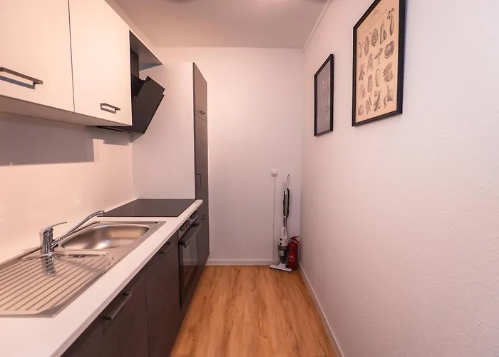 Mit Tiefgarage U. Balkon