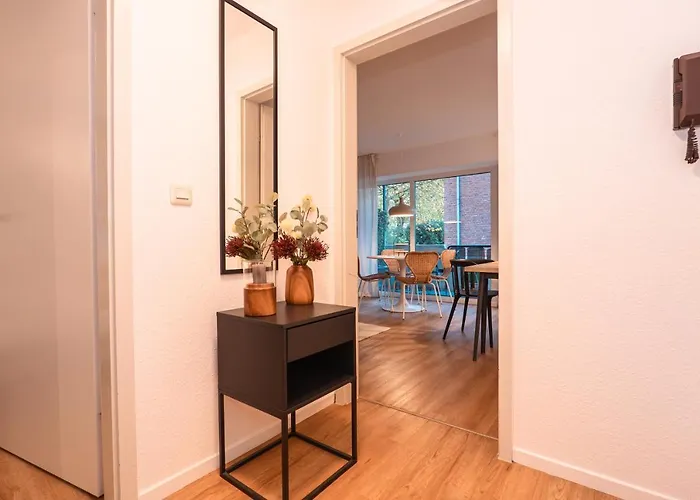 Mit Tiefgarage U. Balkon *