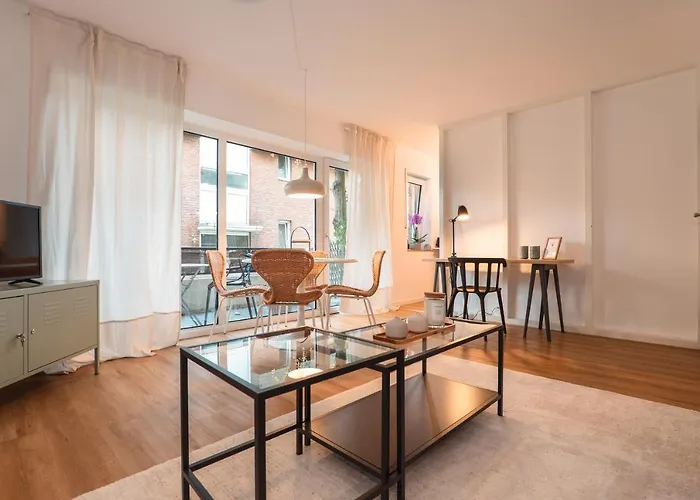 Mit Tiefgarage U. Balkon *